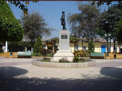 PLAZA DE ARMAS DE CHULUCANAS 02