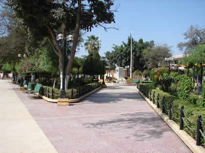 PLAZA DE ARMAS DE CHULUCANAS 03