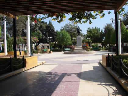 PLAZA DE ARMAS DE CHULUCANAS 04