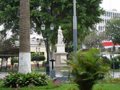 PLAZA DE ARMAS DE LA CIUDAD DE PIURA 02