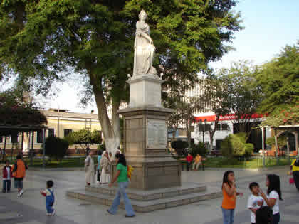 PLAZA DE ARMAS DE LA CIUDAD DE PIURA 03