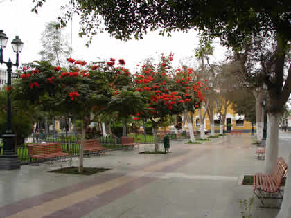 PLAZA DE ARMAS DE LA CIUDAD DE PIURA 07