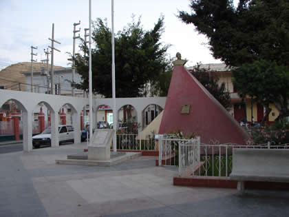 PLAZA FRANCISCO BOLOGNESI 02