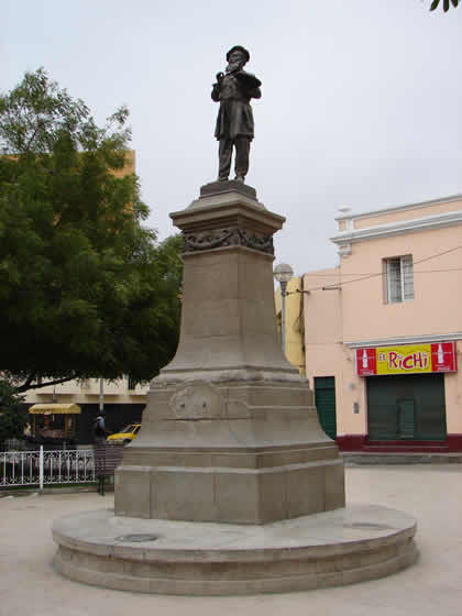 PLAZUELA IGNACIO MERINO DE LA CIUDAD DE PIURA 01