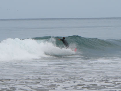 SURFING IN MANCORA 04