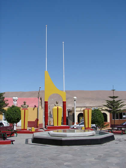 PLAZA PRINCIPAL LOCUMBA 02