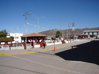 PLAZA PRINCIPAL TARATA 03