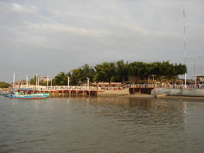 EL MALECON TURISTICO DE PUERTO PIZARRO 02