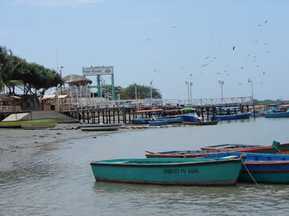 EL PUERTO DE PUERTO PIZARRO 03