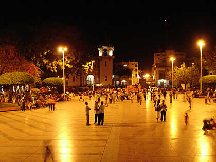 PLAZA DE ARMAS DE LA CIUDAD DE TUMBES 05