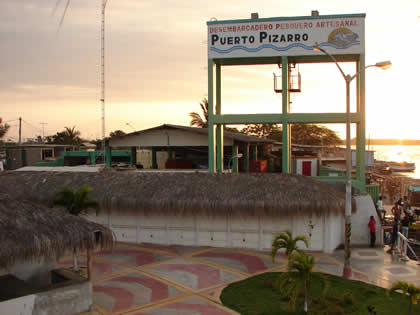 PLAZA DE ARMAS PUERTO PIZARRO 08