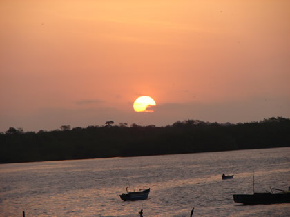 SUNSET EN PUERTO PIZARRO 07