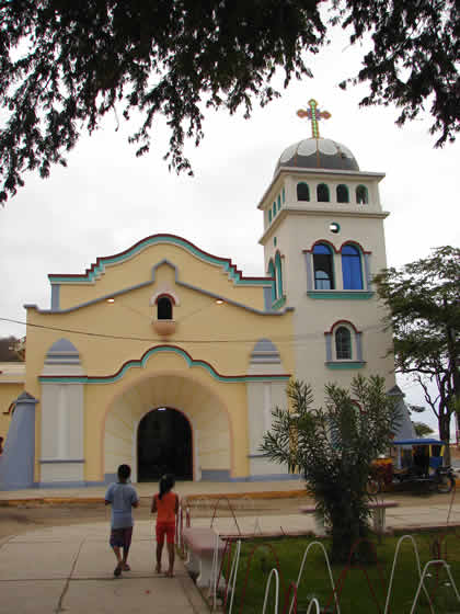 IGLESIA SEÑOR DE LOS MILAGROS DE ZORRITOS 02