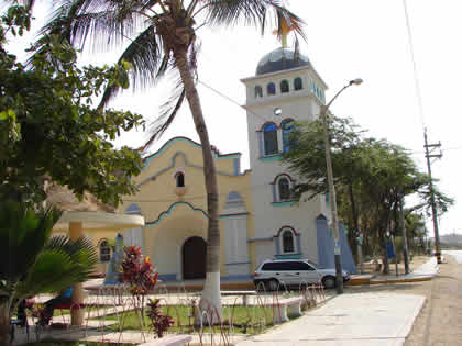 IGLESIA SEÑOR DE LOS MILAGROS DE ZORRITOS 03